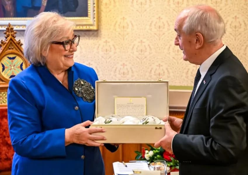 Presidentja Shiroka Pula takohet me homologun hungarez, kërkon mbështetjen e Hungarisë për integrimin e Kosovës në BE