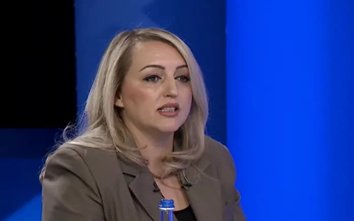 Gashi-Hamdiu rrëfen për kallëzimin penal ndaj ish-kryeshefit të KOSTT-it pas poshtërimit seksual ndaj saj