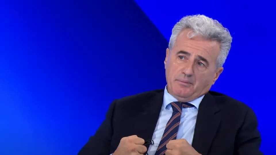 Koci kërkon dorëheqjen e Gërvallës dhe Sveçlës pas rastit të Arlindës: Na popullata kemi faj – s’japin dorëheqje se askush nuk lyp përgjegjësi