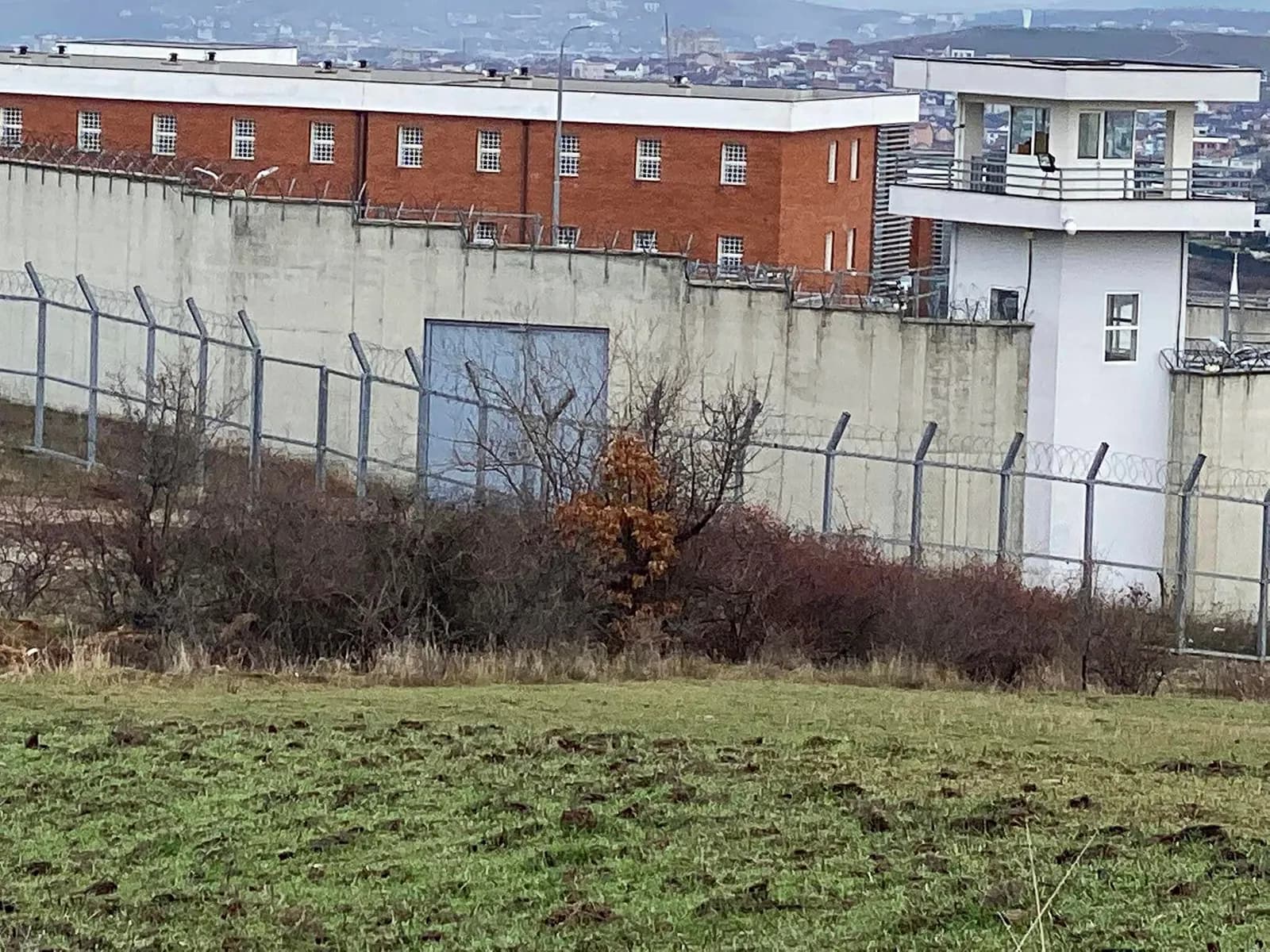 Dy zyrtarë kosovarë të burgjeve akuzohen për incident me një të burgosur në Danimarkë