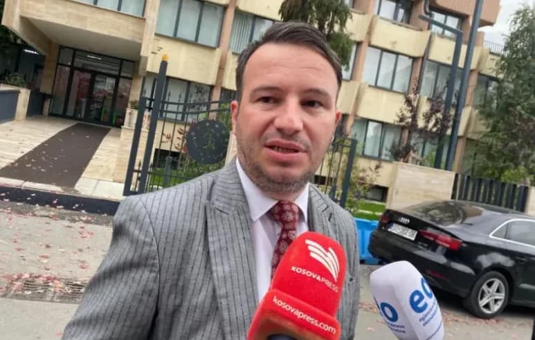 Avokati Gent Gjini dorëzon kallëzim penal ndaj Ivica Daçiqit, kërkon t’i ndalohet hyrja në Kosovë