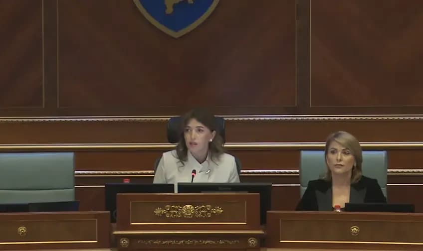 Haxhiu thirrje protestuesve: Dhuna dëmton kauzën, ruajeni qetësinë dhe vazhdoni paqësisht