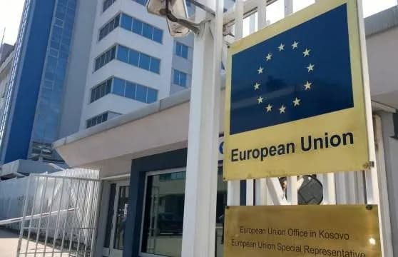 Zyra e BE-së në Kosovë pas vrasjes së Arlinda Zekajt: Nuk ka vend për femicid në shoqërinë tonë
