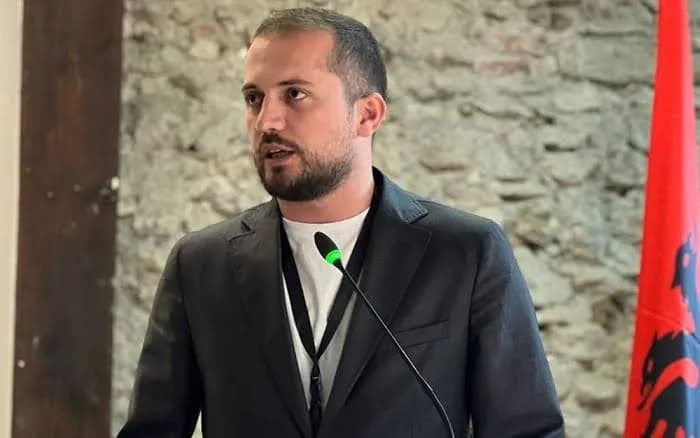 Azemi për Përparim Ramën: Më dhimbset gjendja në të cilën duhet të jetë për të paguar video që t’ia përmirësojë imazhin