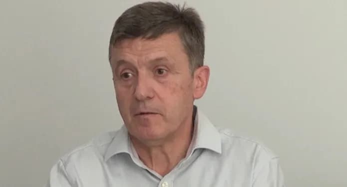 Djali i Adem Demaçit paralajmëron futjen në politikë: Me intelektualë të tjerë do përpiqemi ta themelojmë një iniciativë
