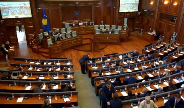 Kuvendi miraton ndryshimet në Buxhetin 2026, opozita nuk merr pjesë në votim