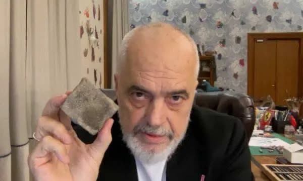 Rama flet për protestat me një gur në dorë: Janë një grup zjarri i paguar