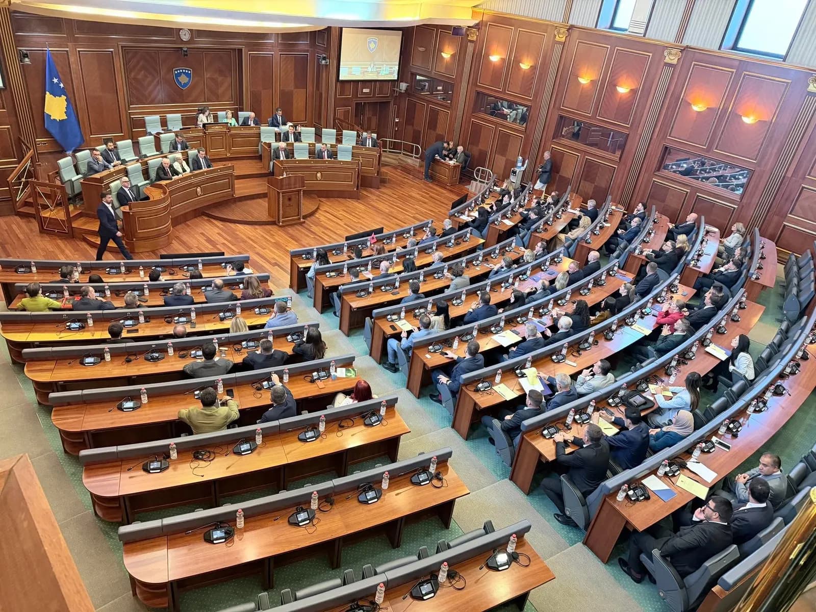 Ligje të rëndësishme mbesin pezull, kërkohet miratimi i tyre para 6 tetorit