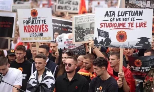 Studentët në mbështetje të protestës për UÇK-në, thirrje për mobilizim nesër në orën 08:00