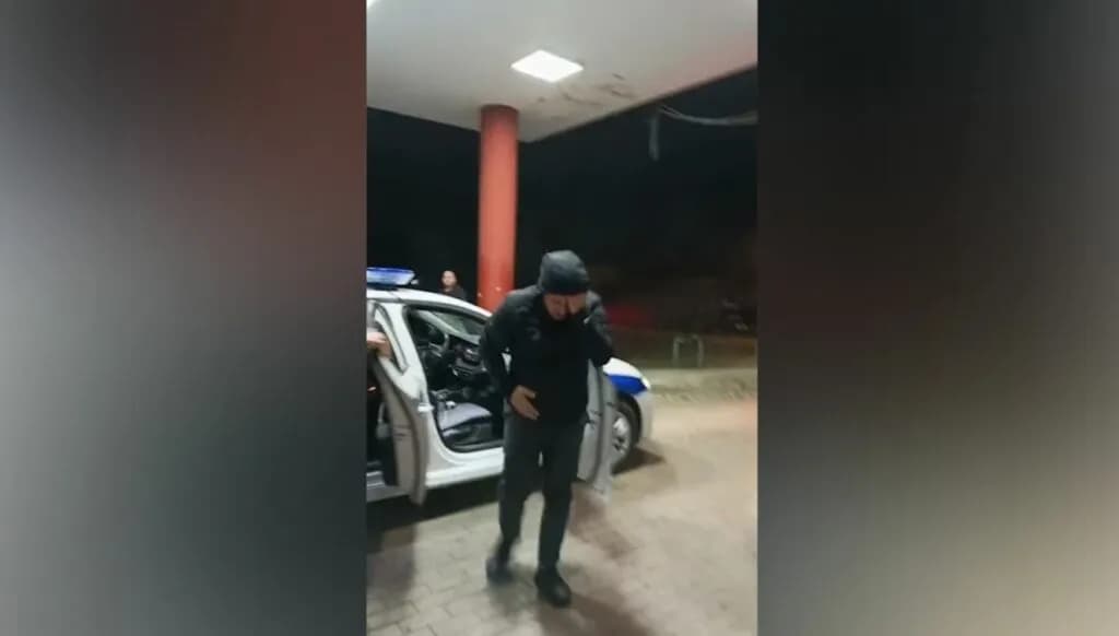 Plagoset shefi i Komisariatit në Tiranë gjatë protestës, merr 12 të qepura në kokë