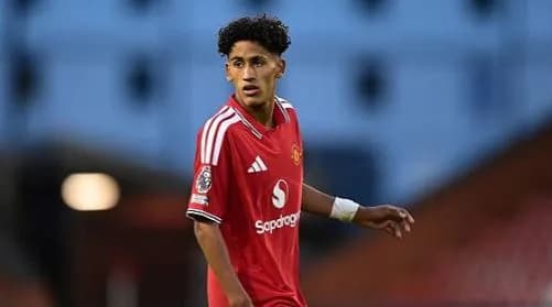 Bayerni i shtohet garës për talentin 16 vjeçar të Manchester Unitedit