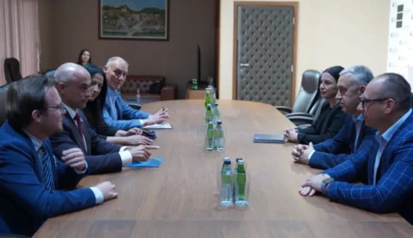 Shefi i ri i EULEX-it takon Listën Serbe, Elek ankohet për shtypje të serbëve