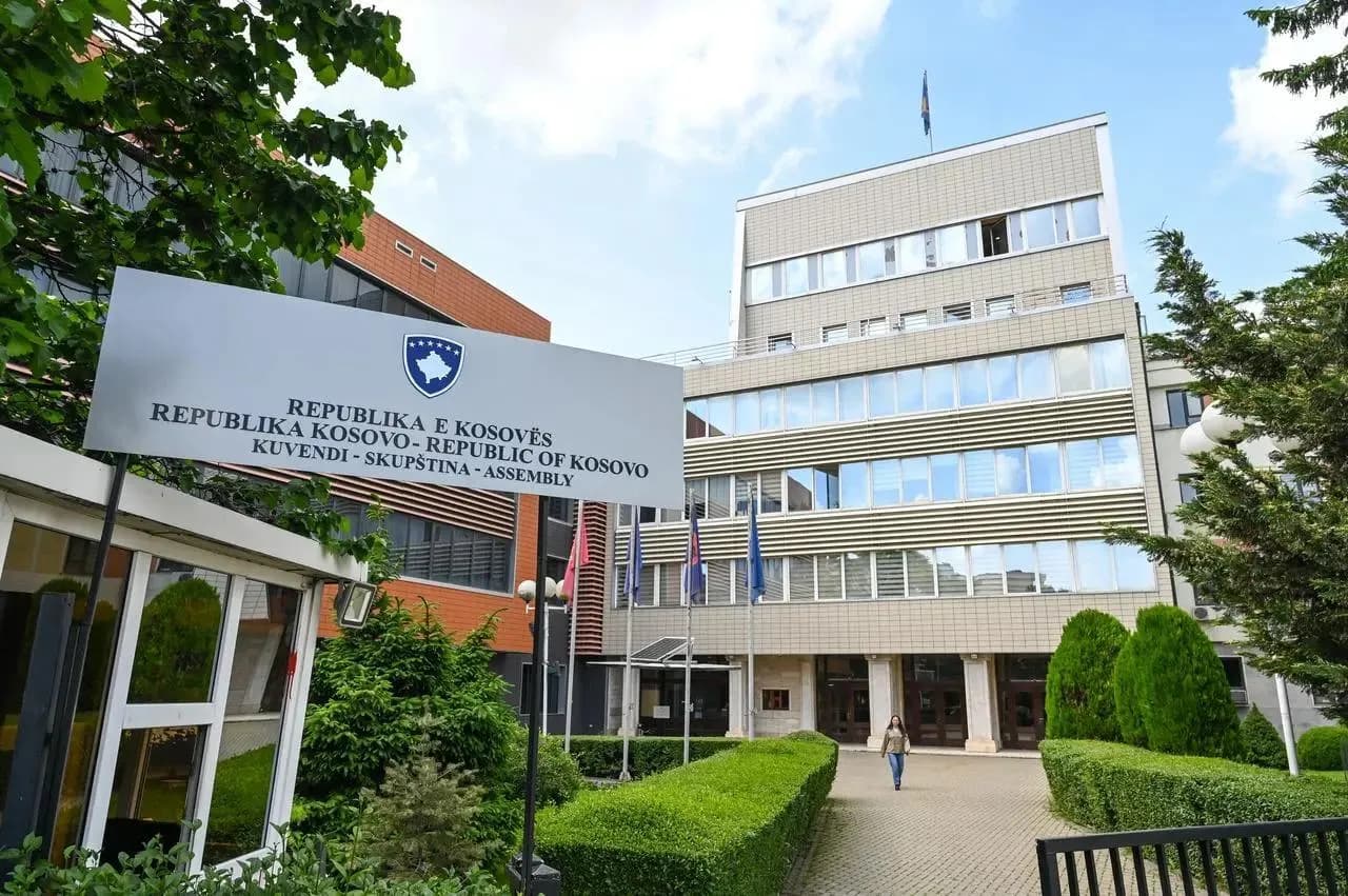Kuvendi mban sot katër mbledhje të komisioneve, në agjendë inteligjenca dhe projektligjet për energjinë