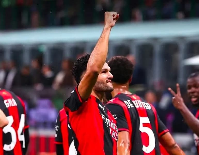 Milan fiton 3-2 ndaj Atalantës pas një fundi dramatik!