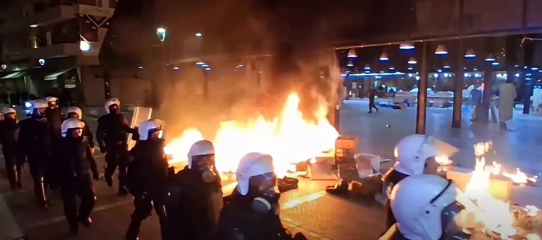 Protesta e studentëve ‘ndezi’ Tiranën: Rreth 9 orë revoltë, mbi 40 të shoqëruar