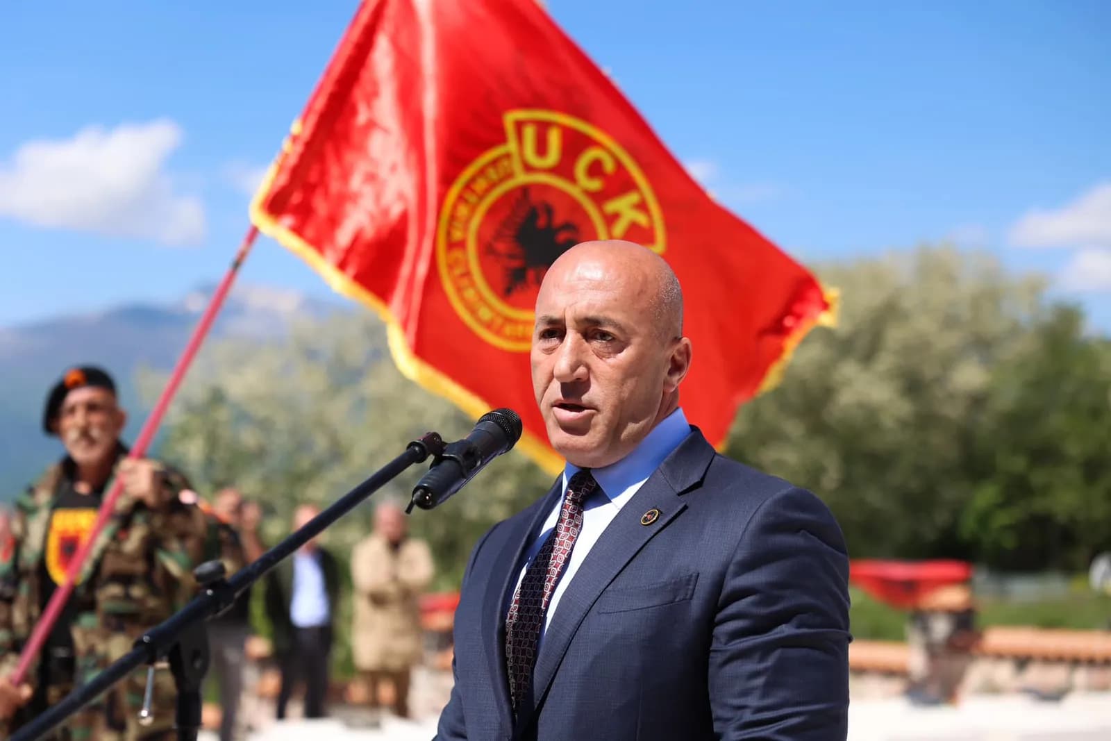 Haradinaj: Nëna Ajshe më tha 'Ma jep dorën ta puthi gishtin që po merr hak për Jusufin'