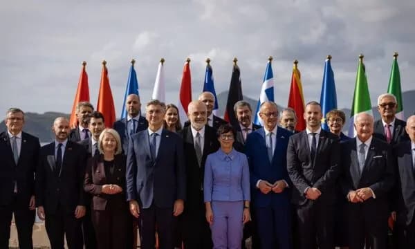 Edi Rama e publikon fotografinë familjare nga Shën Stefani pa Albin Kurtin