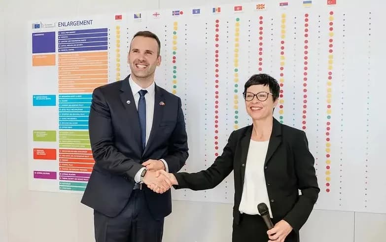 Mali i Zi mbyll edhe 3 kapituj me BE-në, Kos: Sot, do të mbyllim një kapitull me Shqipërinë