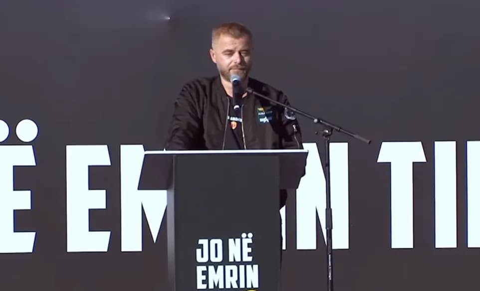 Tasholli para protestuesve: Jemi mbledhur për UÇK-në – liria nuk ka parti politike