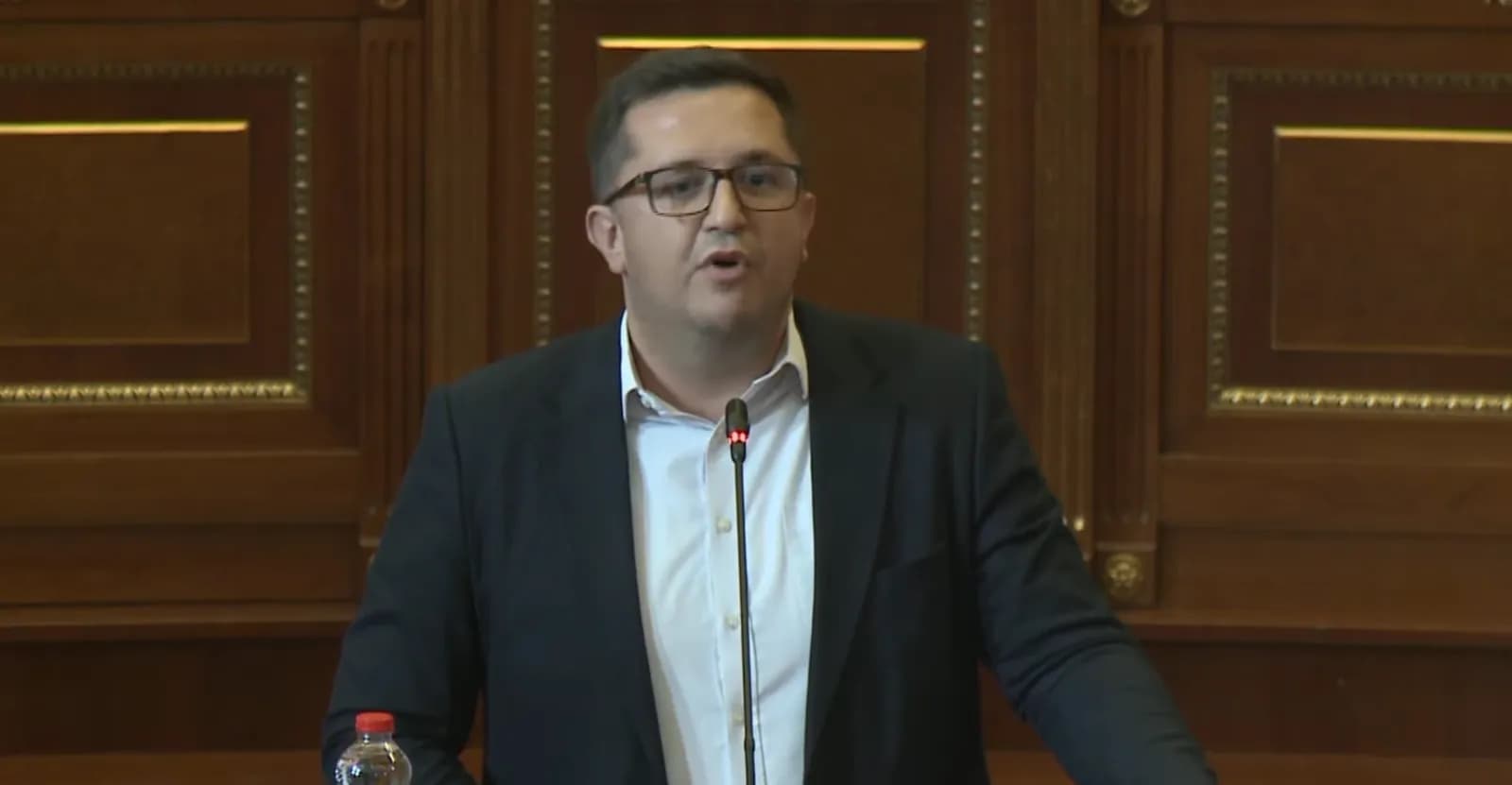 “Dallaveret” e pushtetit? Mustafa: Është duke i falur 4 euro m² të ndërtesave të shtetit