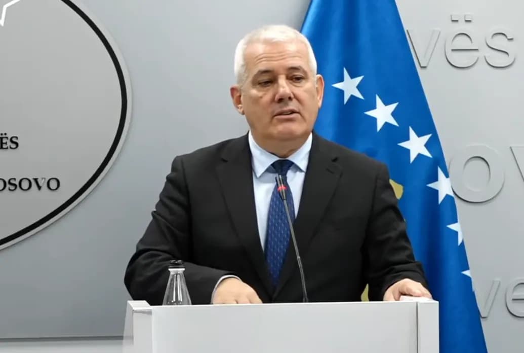 Sveçla nuk e sheh dorëheqjen si zgjidhje: Jam me protestuesit, e kuptoj mllefin e tyre