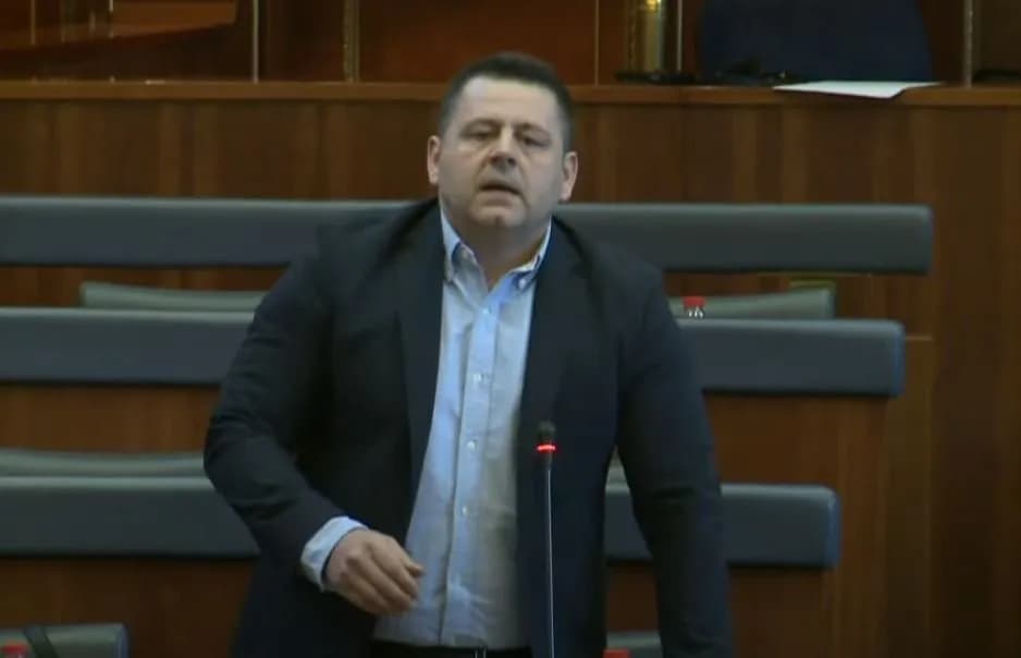 Bekë Berisha: Agim Bahtirit ia qes votën