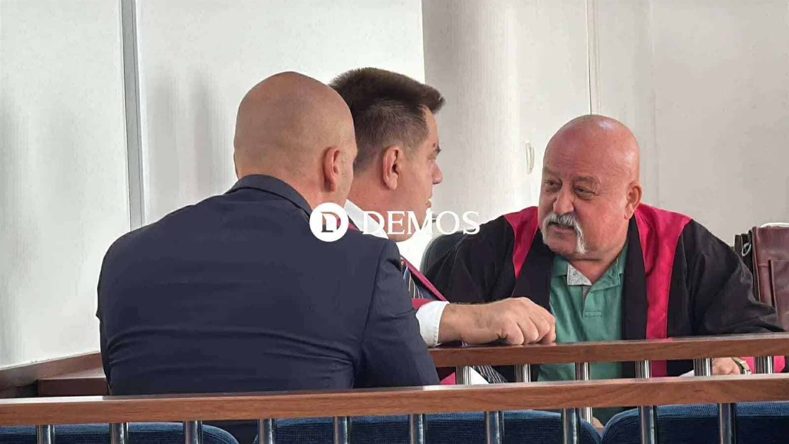 Nis seanca ndaj Simiqit për sulm ndaj gazetarëve