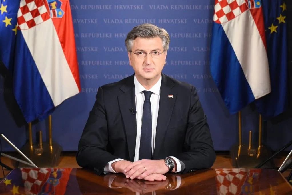 Plenkoviq: Serbia është në prag të luftës civile