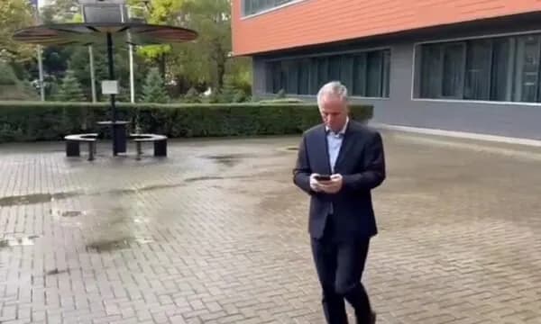 A bëhet qeveria sot, Bislimi hesht para gazetarëve