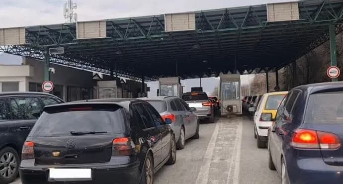 Kaq po presin mërgimtarët për të hyrë në Kosovë