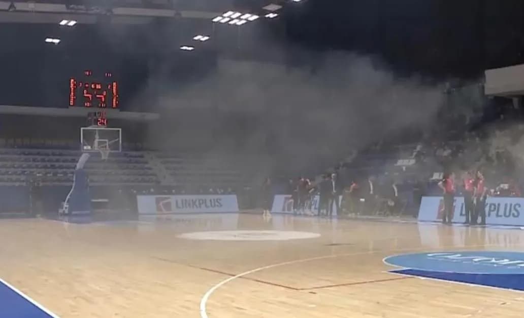 Ndërpritet përkohësisht ndeshja Prishtina – Bashkimi