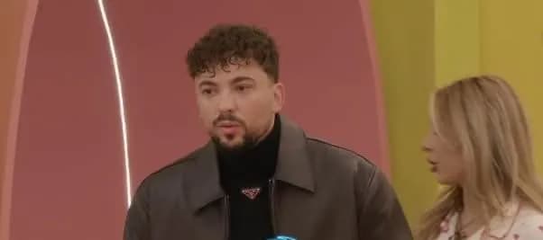 Shokon Kotorri: Toneyn e hoqi familja, jo publiku