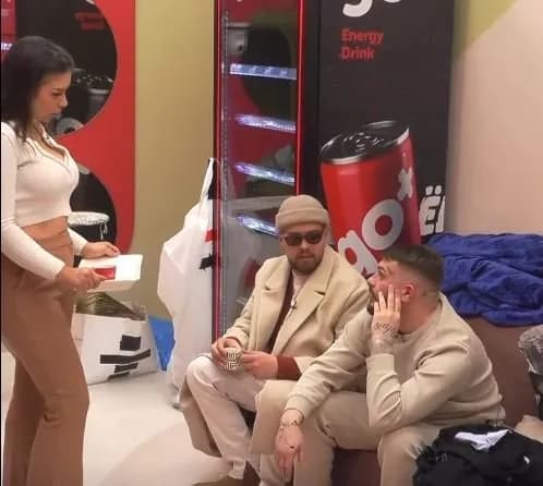 Alba e shërben Limin me kafe (VIDEO)