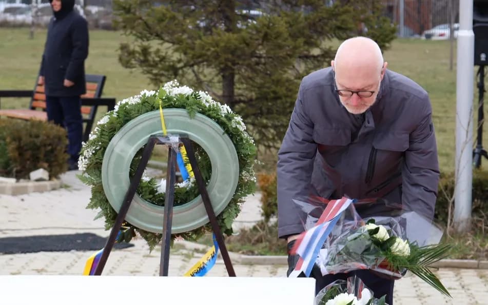 Ambasadori francez: Rugova, arkitekt i paqes