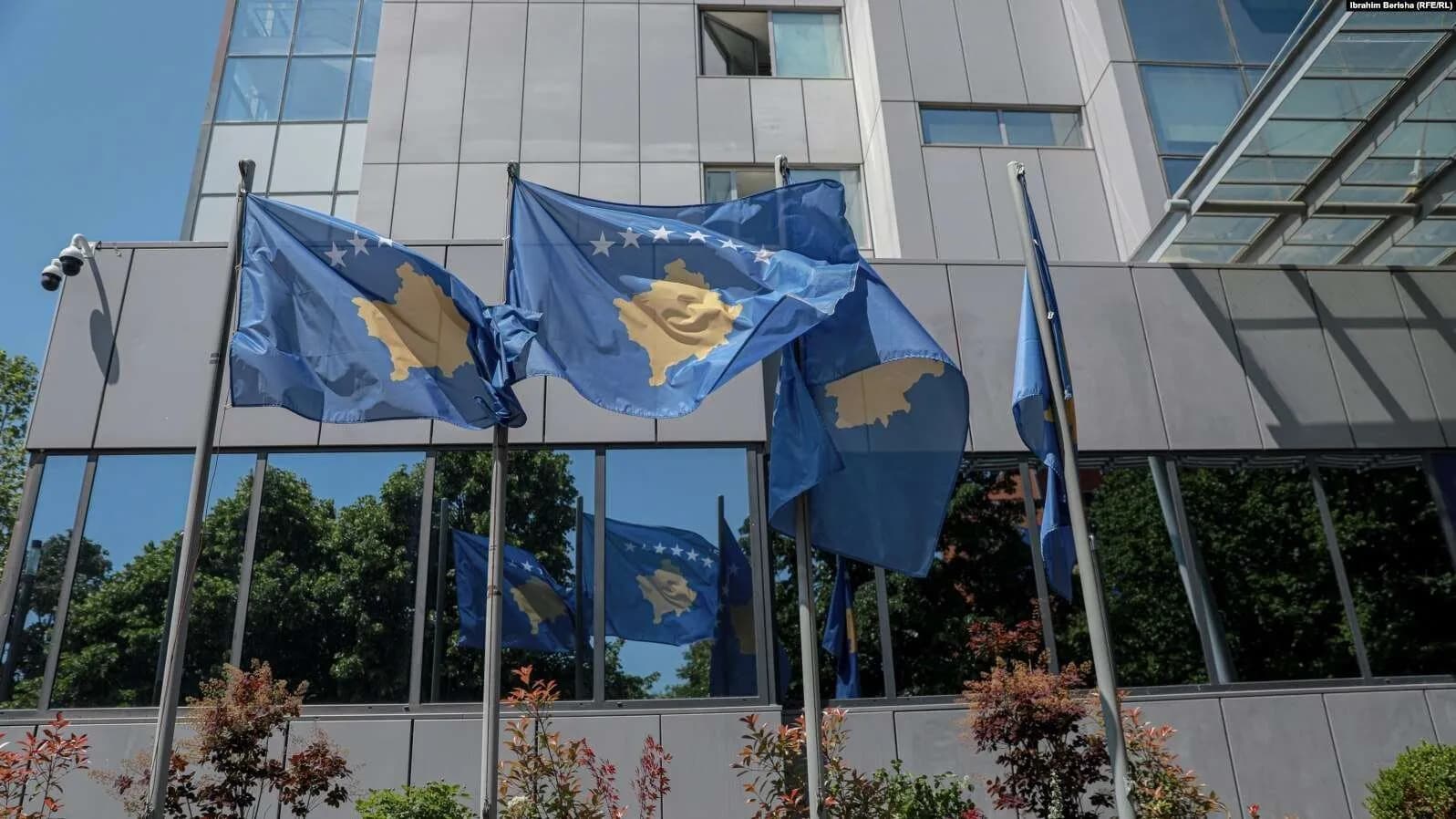 KOSOVA: Shtet me dhjetëra pozita në detyrë