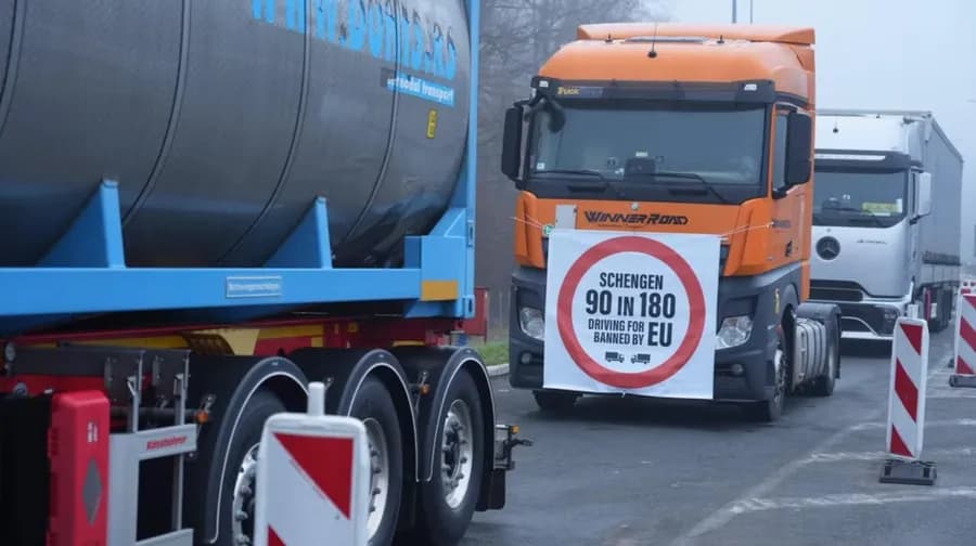 Në Serbi, 20 pika kufitare ende të bllokuara