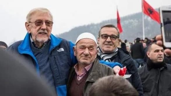 Walker shpallet “Qytetar i Përjetshëm i Shtimes”
