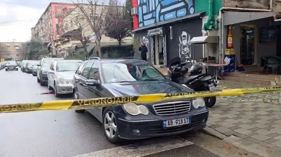 Pamje nga vendi ku u vra një person në Tiranë