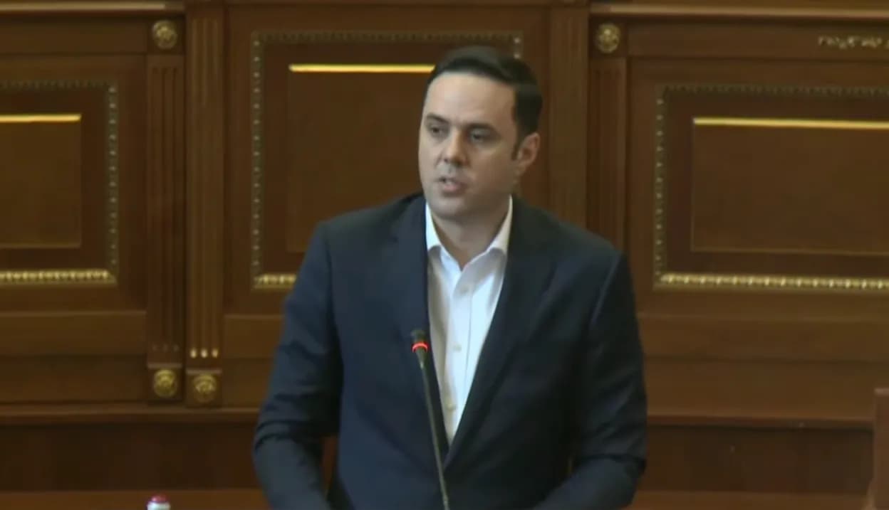 Abdixhiku arrin në Kuvend, a foli ai para mediave