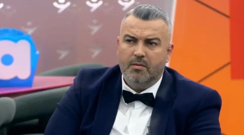 Rogerti i bie pishman, kthehet në shtëpi