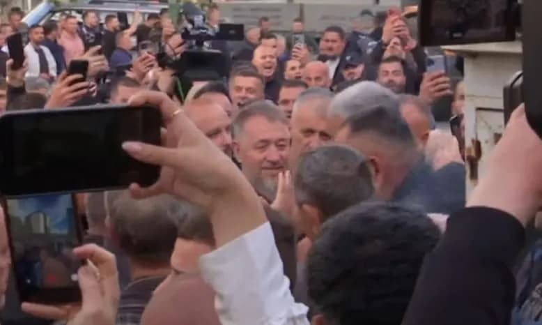 Sami Lushtaku arrin në Polici