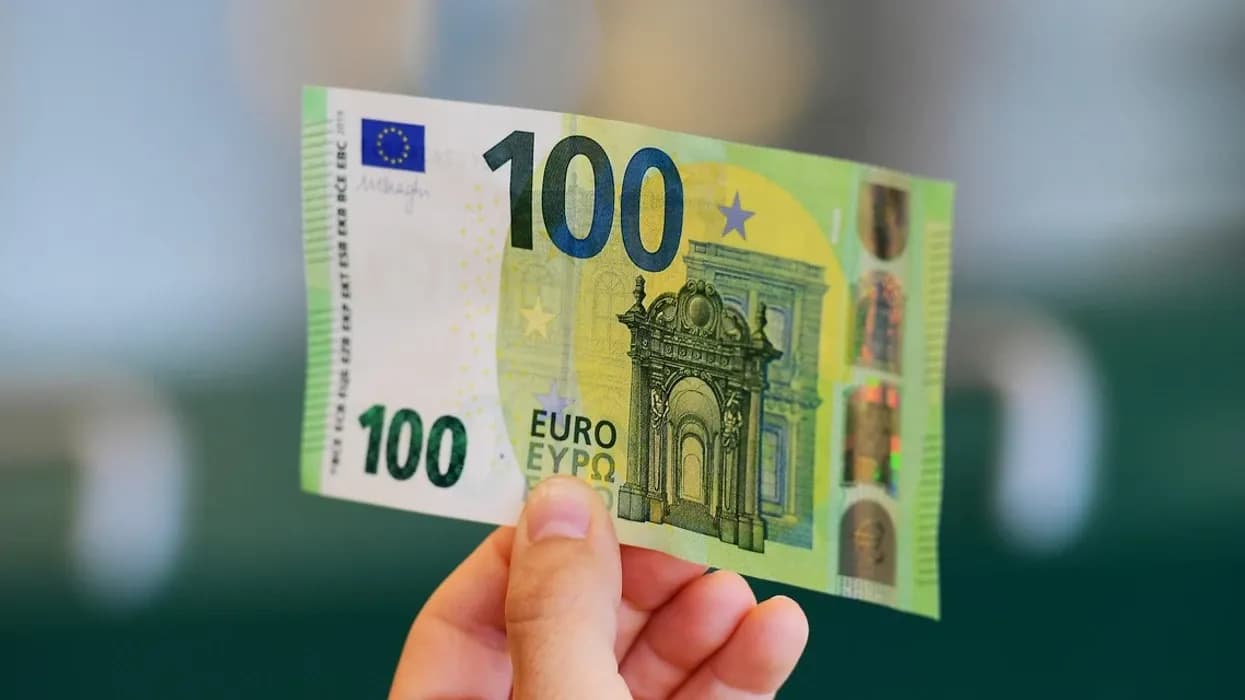 Dalin 100 eurot për studentët