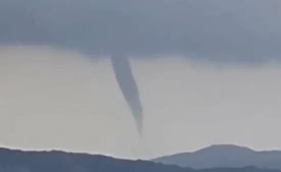 Tornado pranë bregdetit të Ksamilit