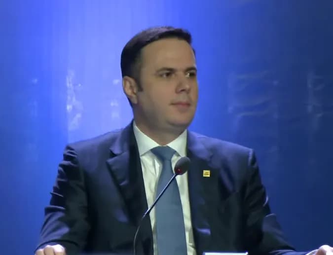 Abdixhiku: Sot nuk është ditë e lehtë