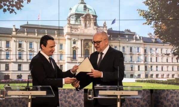 Rikthehet Asociacioni, kërkohej si kusht për anëtarësimin e Kosovës në KiE, tani përmendet për statusin e vendit kandidat në BE