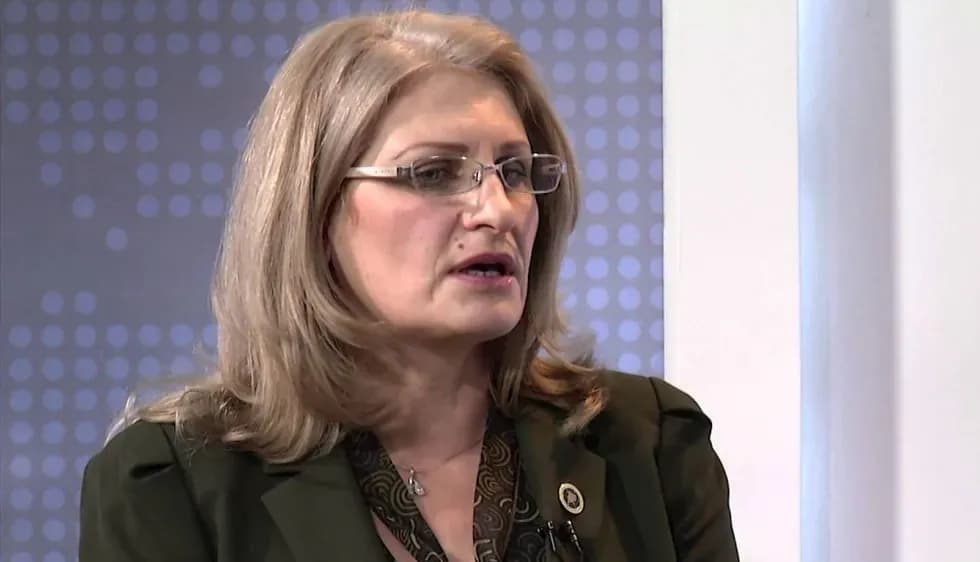 Teuta Haxhiu: Një “nomad” i vetëm, në krye të 53 “nomadëve” të LVV-së, nuk dëshiron që Kosova të ketë Kuvend