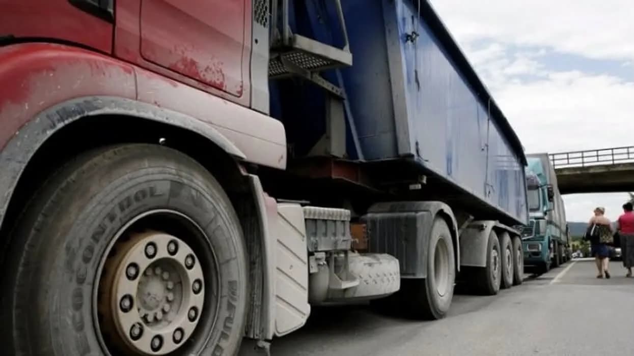 Kufizohet qarkullimi i kamionëve në autoudhë të mërkurën