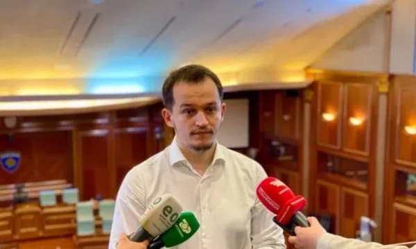 Cakolli: Haxhiu mund të mbetet u.d. Presidente edhe pas betimit si deputete, deri në zgjedhjen e kryetarit të ri të Kuvendit