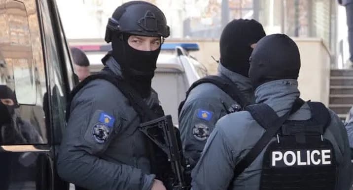 Kërkohej nga Interpoli, kosovari ekstradohet në Shqipëri