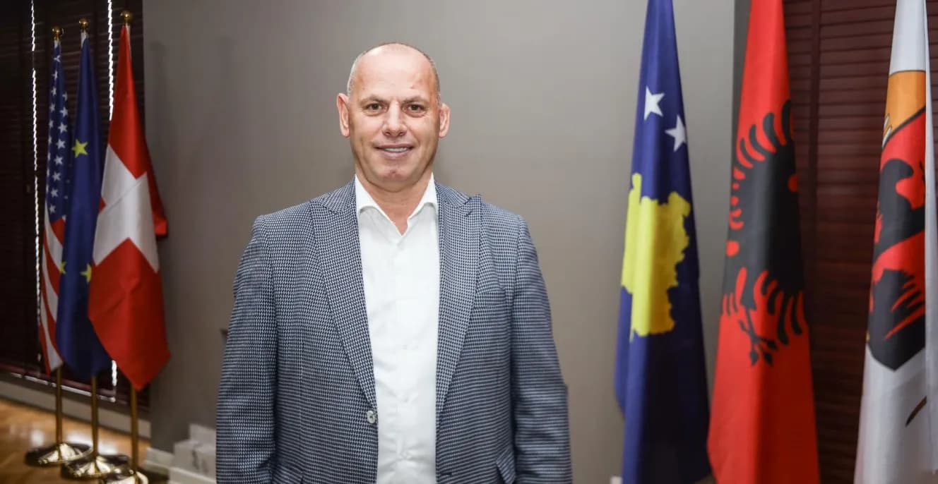 Lladrovci: Gjithmonë të bashkuar për lirinë, për UÇK-në